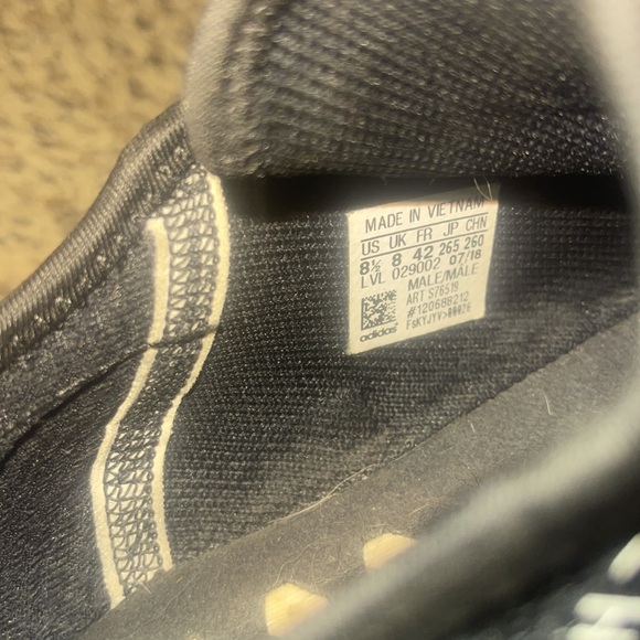 Men’s 8.5 NMD Adidas Blackout - Picture 10 of 10